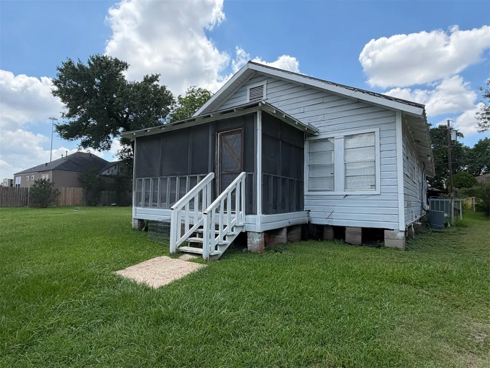 109 Tascott Street Pasadena, TX 77506