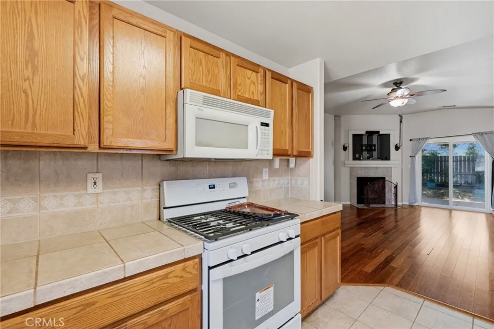 1865 La Vida Avenue Porterville, CA 93257