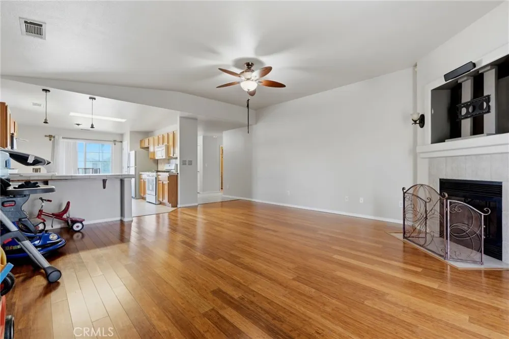 1865 La Vida Avenue Porterville, CA 93257