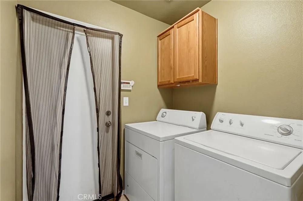1865 La Vida Avenue Porterville, CA 93257