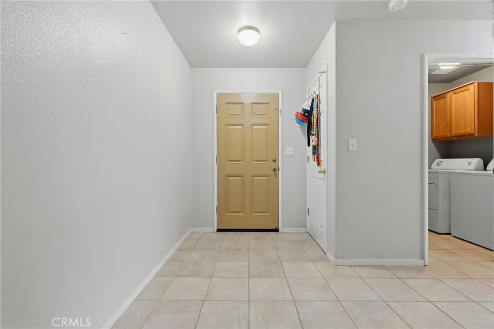1865 La Vida Avenue Porterville, CA 93257