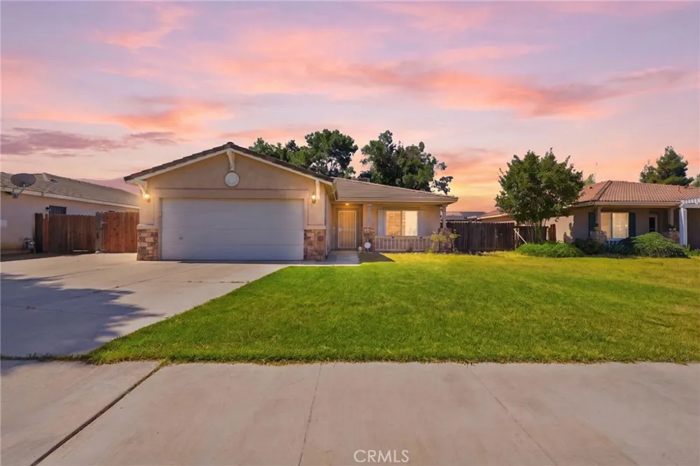 1865 La Vida Avenue Porterville, CA 93257