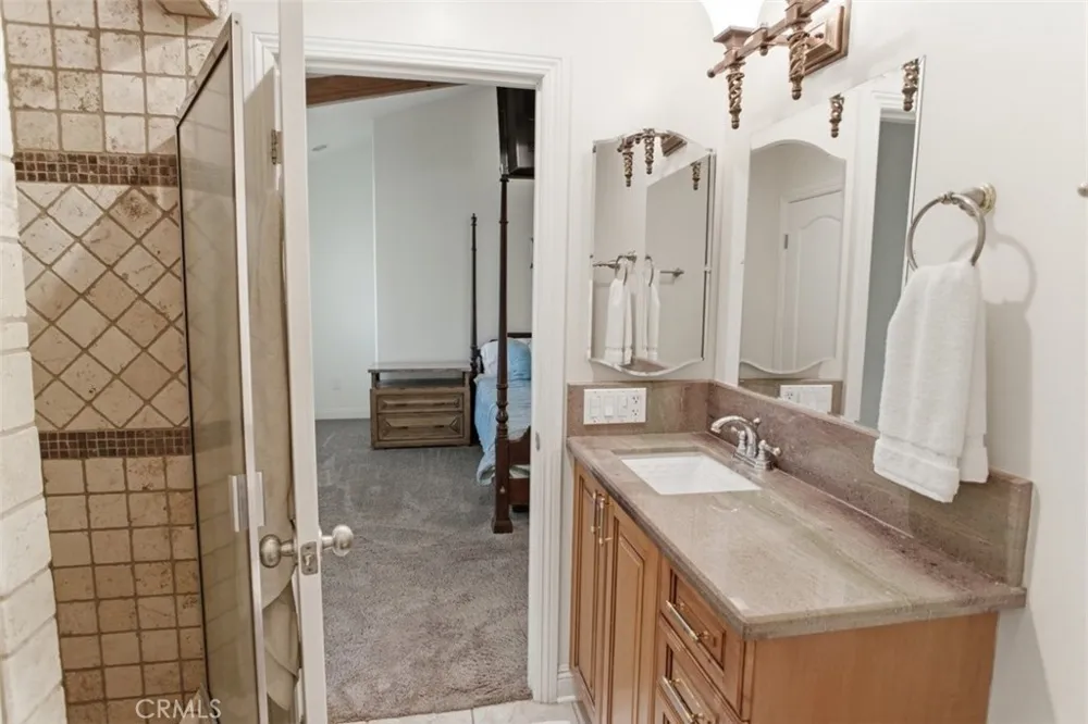 31233 Romero Canyon Castaic, CA 91384