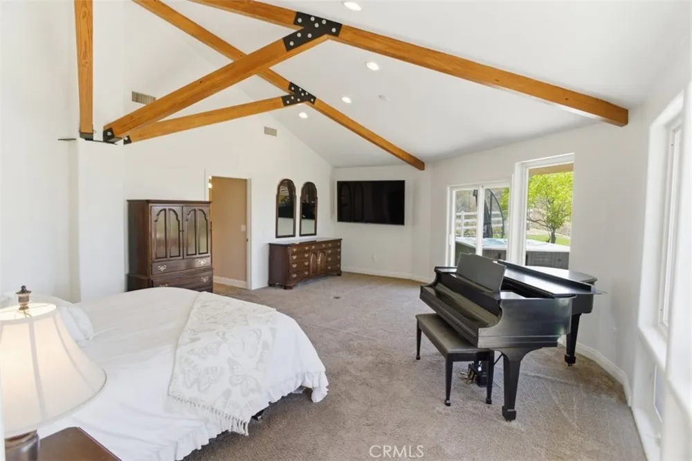 31233 Romero Canyon Castaic, CA 91384