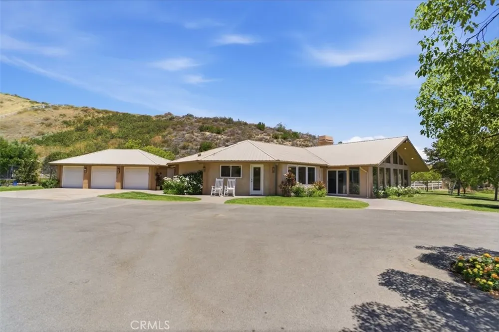 31233 Romero Canyon Castaic, CA 91384