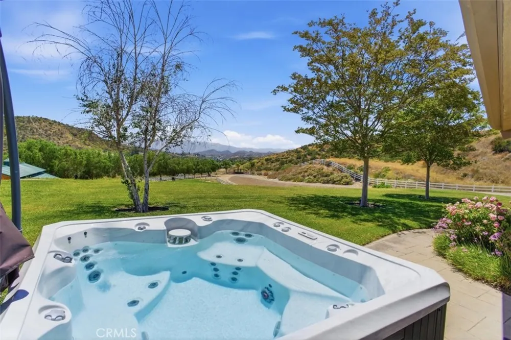 31233 Romero Canyon Castaic, CA 91384