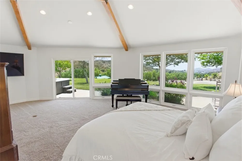 31233 Romero Canyon Castaic, CA 91384