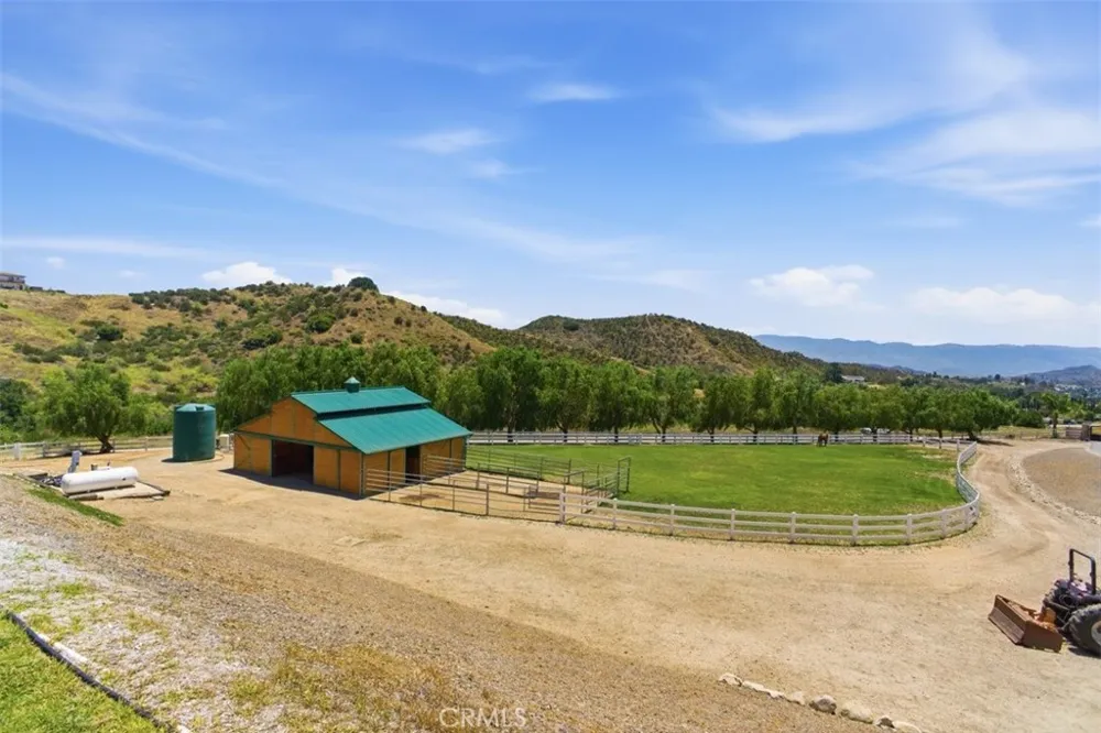 31233 Romero Canyon Castaic, CA 91384