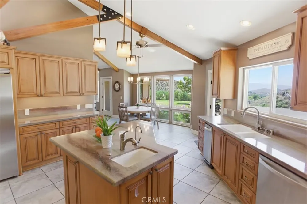 31233 Romero Canyon Castaic, CA 91384