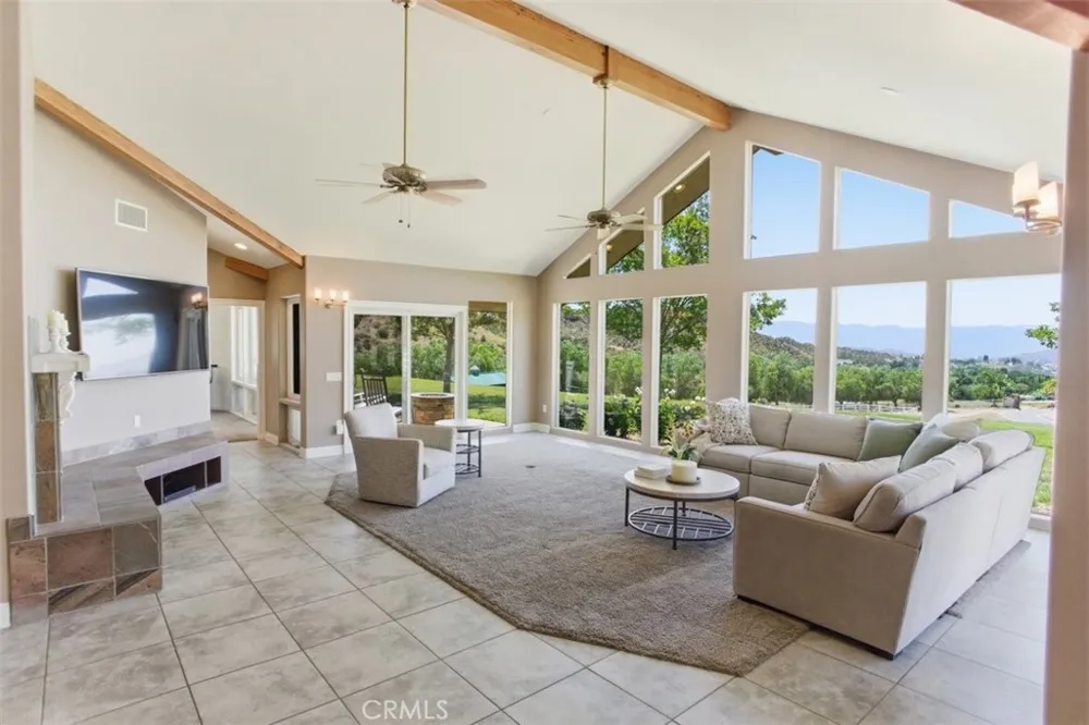 31233 Romero Canyon Castaic, CA 91384
