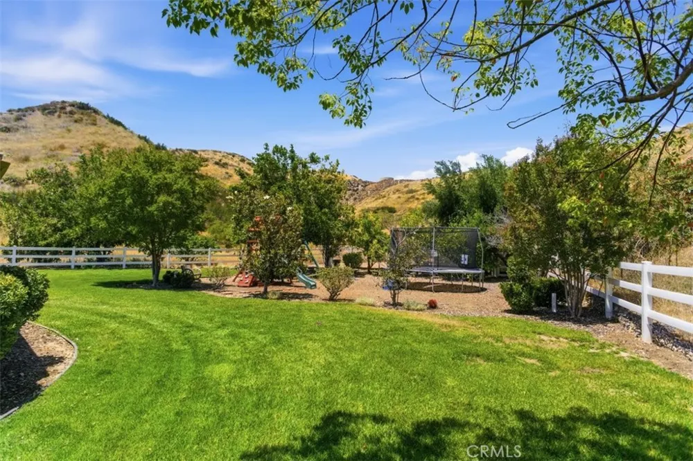 31233 Romero Canyon Castaic, CA 91384