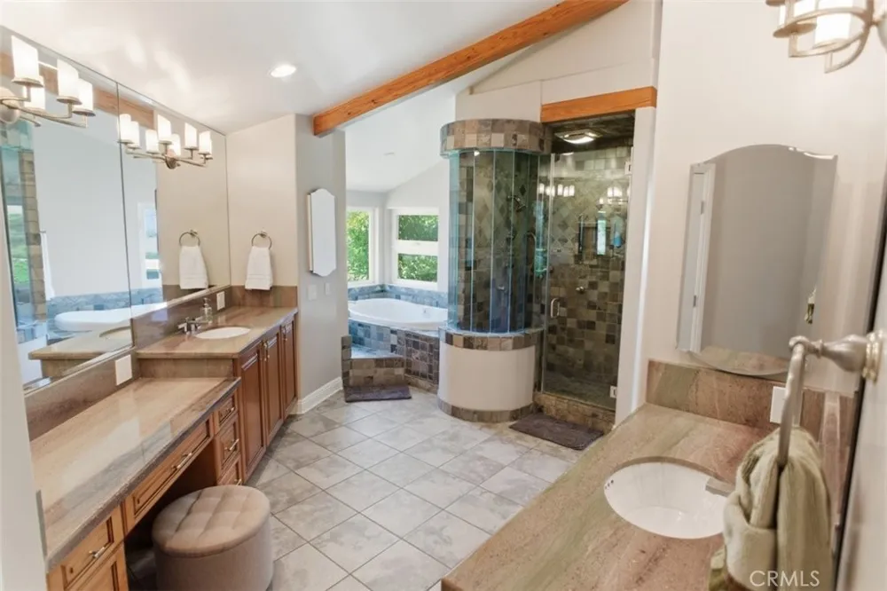 31233 Romero Canyon Castaic, CA 91384