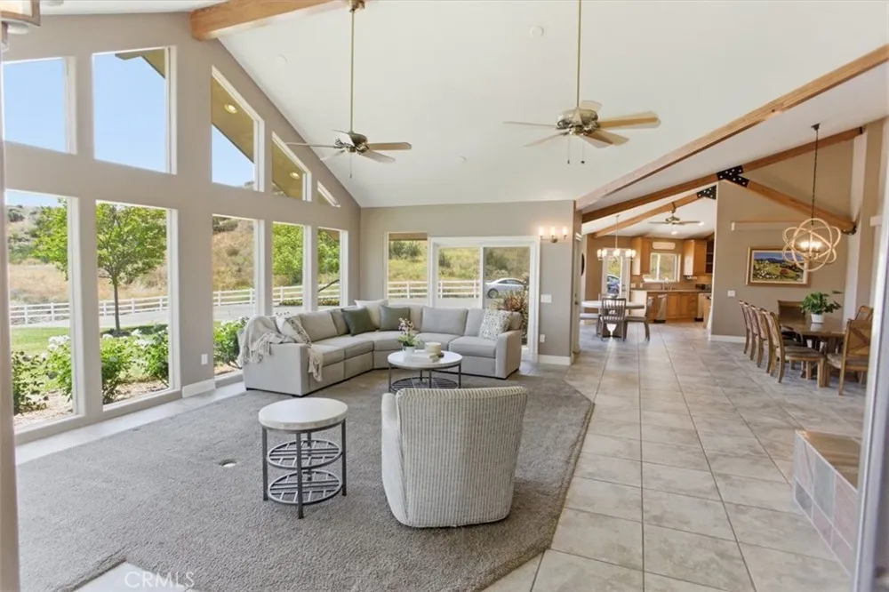 31233 Romero Canyon Castaic, CA 91384