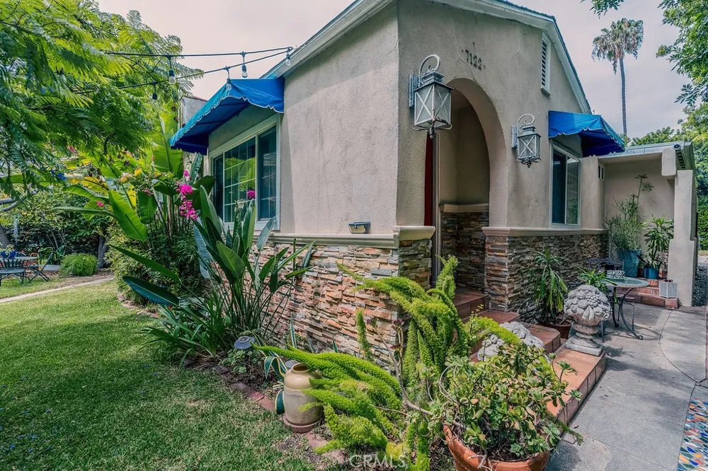 7122 De Longpre Los Angeles, CA 90046