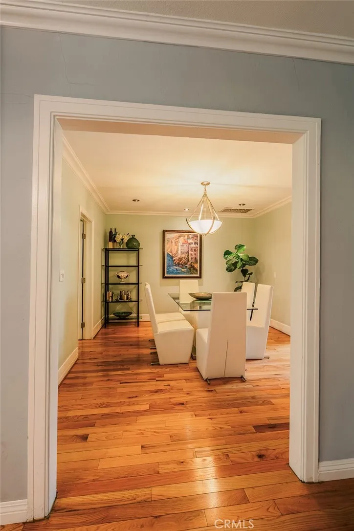 7122 De Longpre Los Angeles, CA 90046