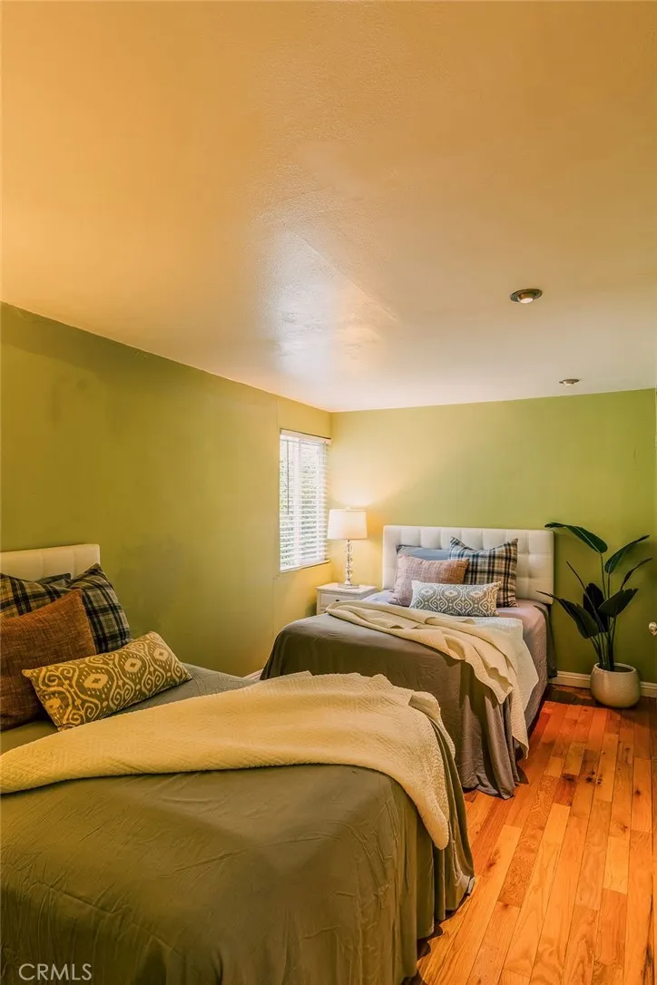7122 De Longpre Los Angeles, CA 90046