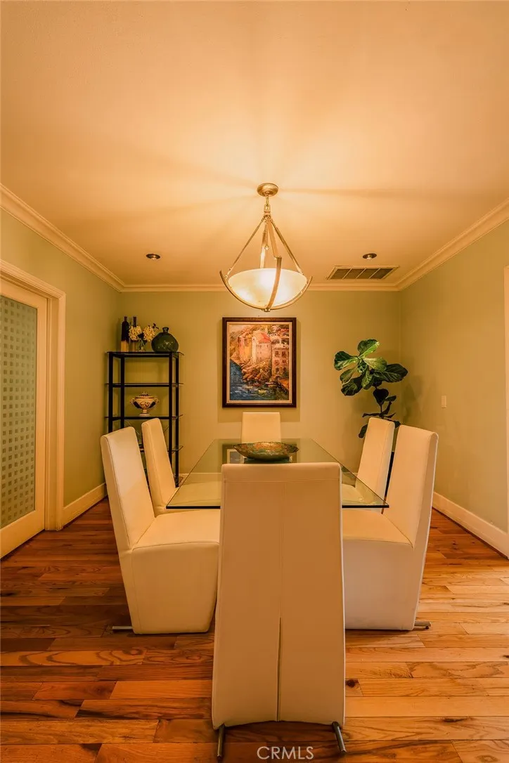 7122 De Longpre Los Angeles, CA 90046