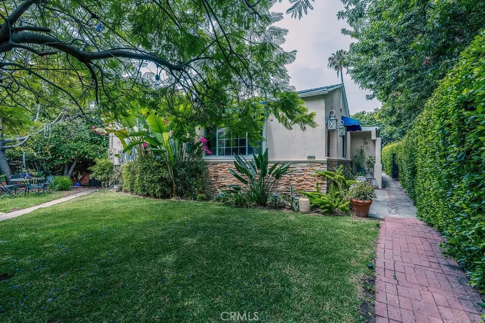 7122 De Longpre Los Angeles, CA 90046