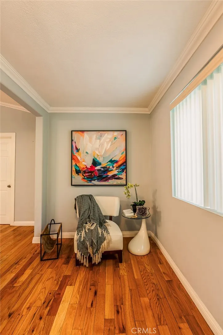 7122 De Longpre Los Angeles, CA 90046
