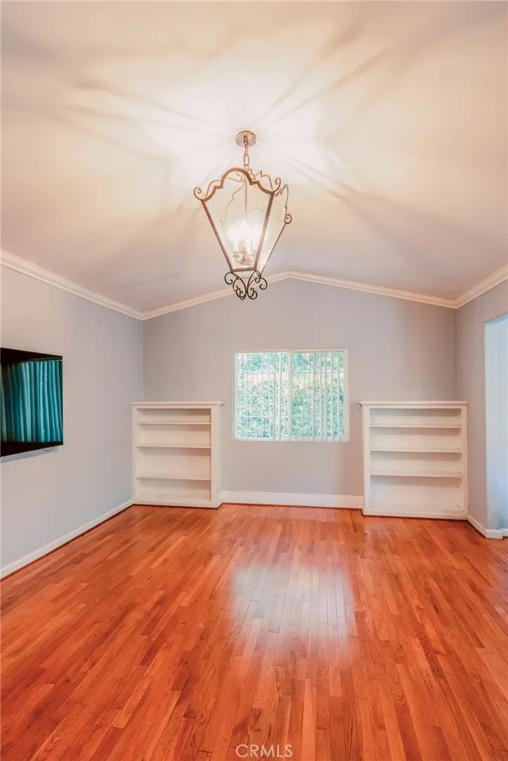 7122 De Longpre Los Angeles, CA 90046