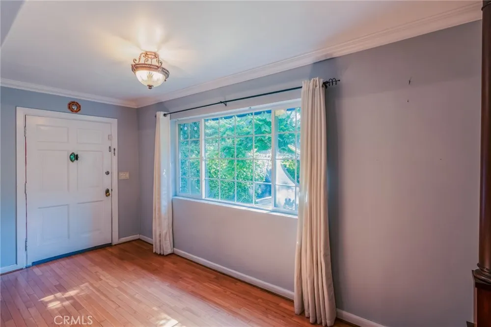 7122 De Longpre Los Angeles, CA 90046