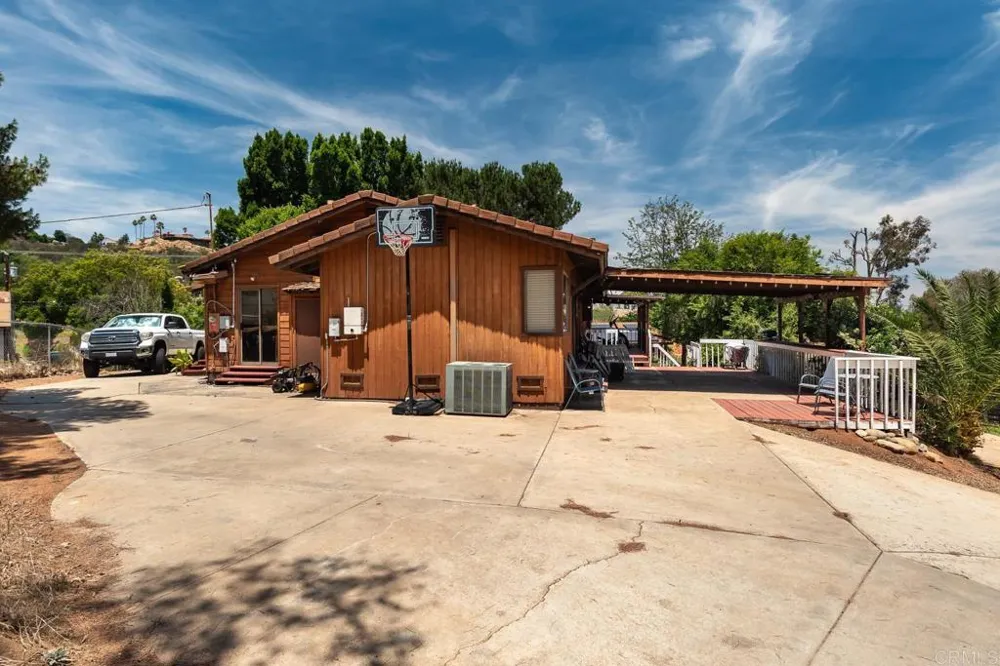 2941 Pioneer Way Jamul, CA 91935