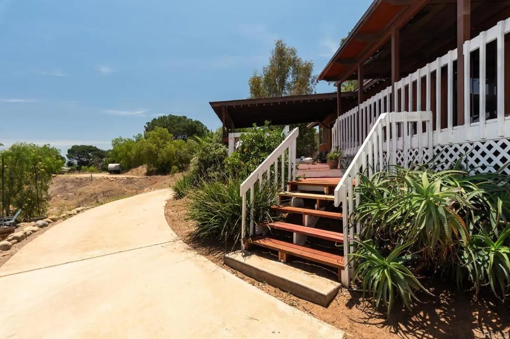 2941 Pioneer Way Jamul, CA 91935