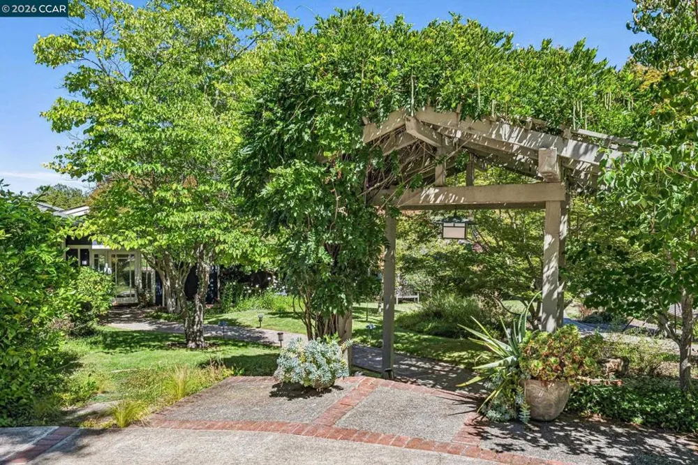 3620 Madrone Drive Lafayette, CA 94549