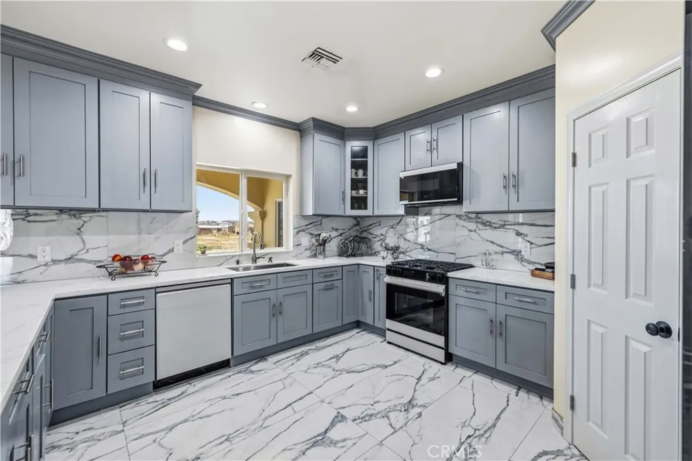 9285 E Avenue Q14 Littlerock, CA 93543