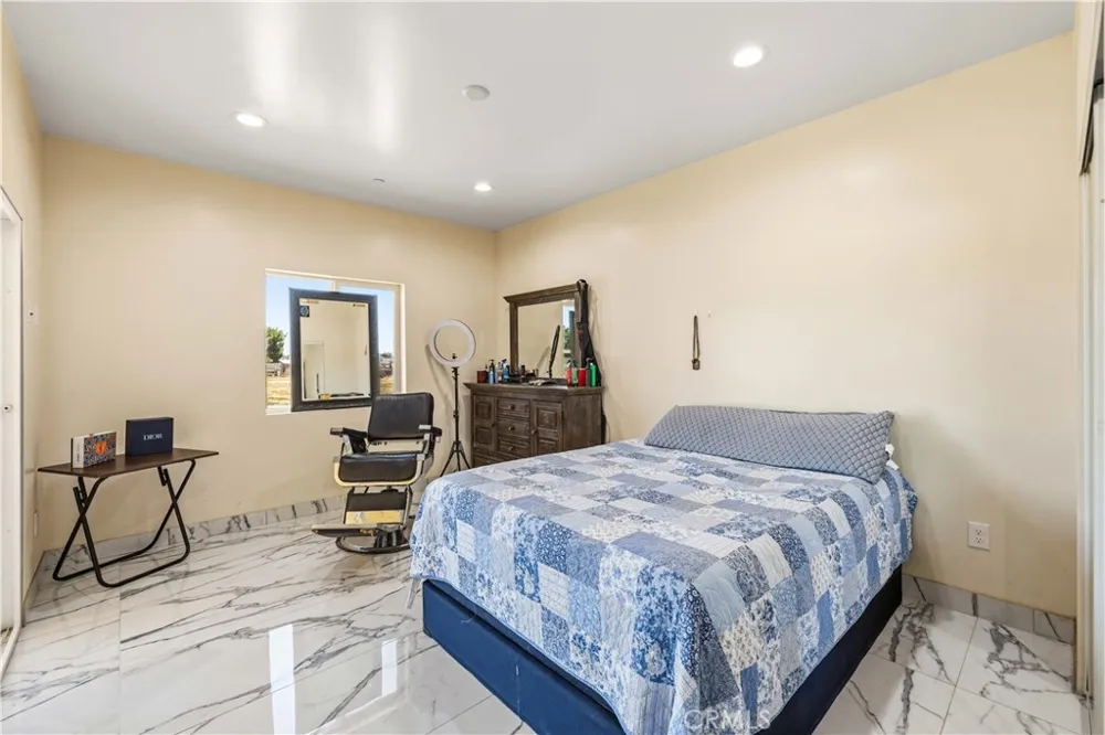 9285 E Avenue Q14 Littlerock, CA 93543