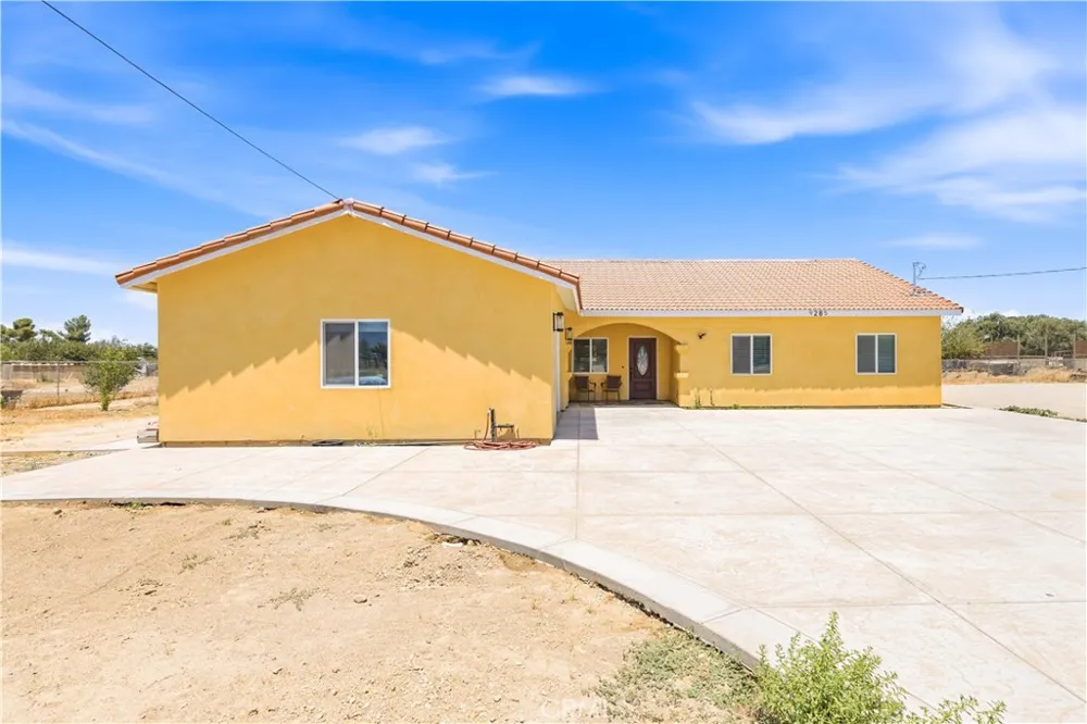 9285 E Avenue Q14 Littlerock, CA 93543