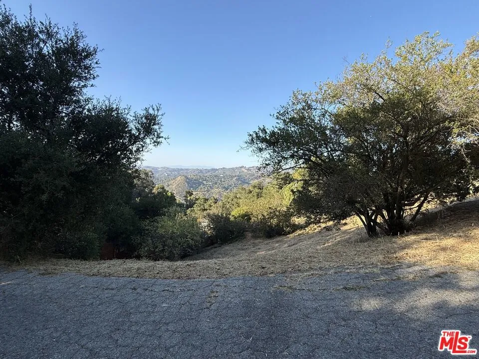 Medley Lane Topanga, CA 90290