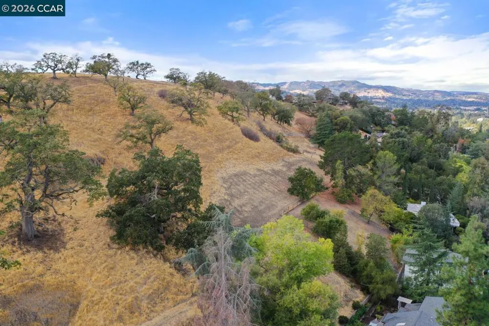 457 Summit Rd Walnut Creek, CA 94598