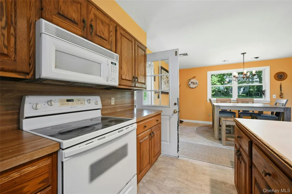 295 Jackson Street New Suffolk, NY 11956