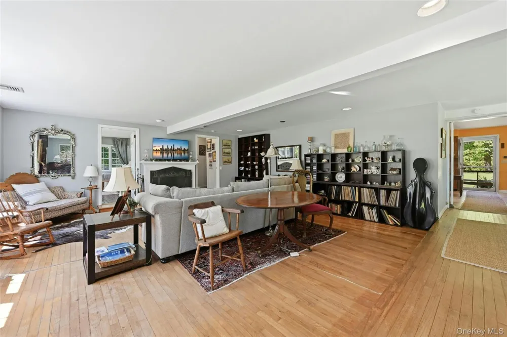 295 Jackson Street New Suffolk, NY 11956