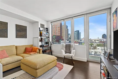 519 Borden Avenue #7B