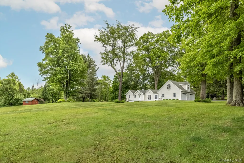 18 Military Lane Gardiner, NY 12525