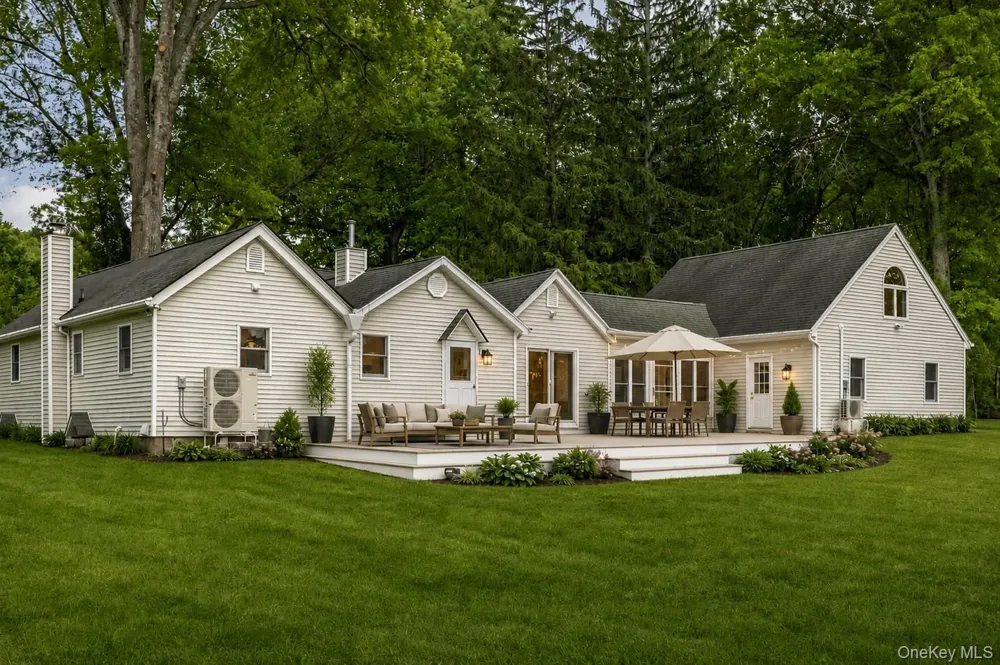 18 Military Lane Gardiner, NY 12525
