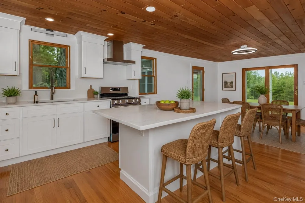 18 Military Lane Gardiner, NY 12525