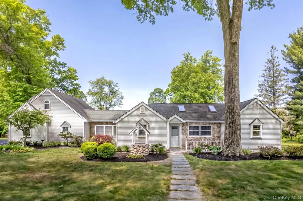 18 Military Lane Gardiner, NY 12525