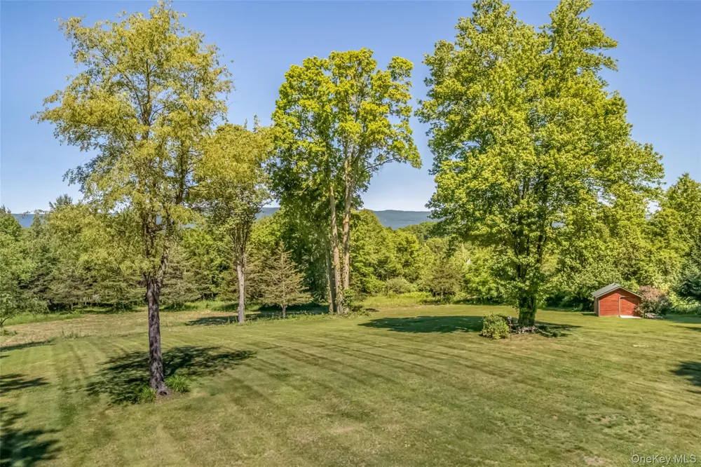 18 Military Lane Gardiner, NY 12525