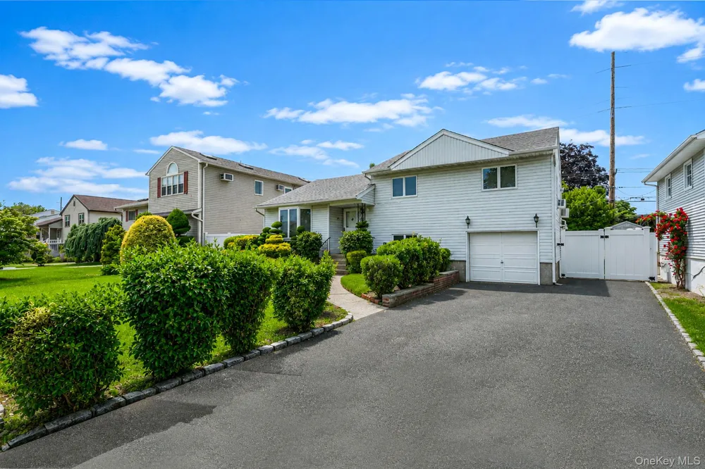 68 Myles Avenue Levittown, NY 11756