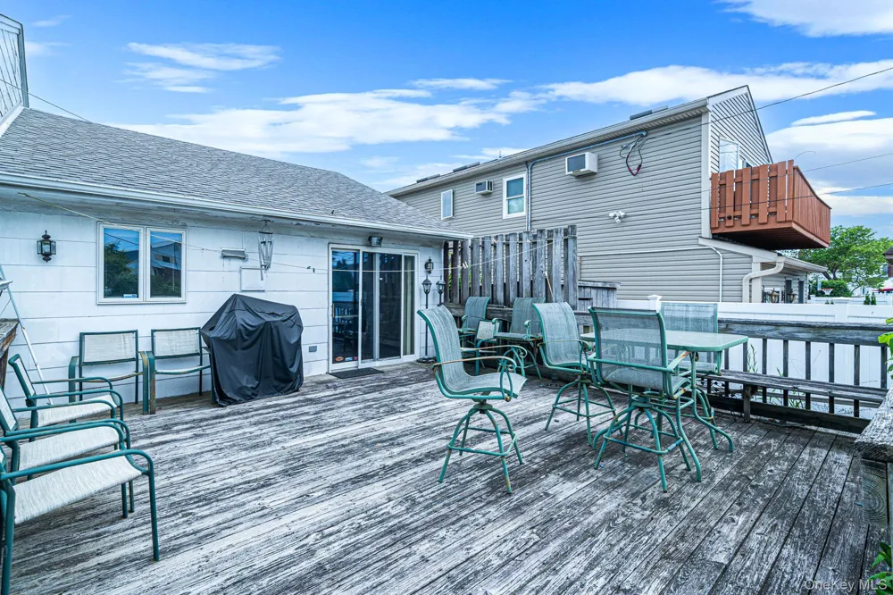 68 Myles Avenue Levittown, NY 11756