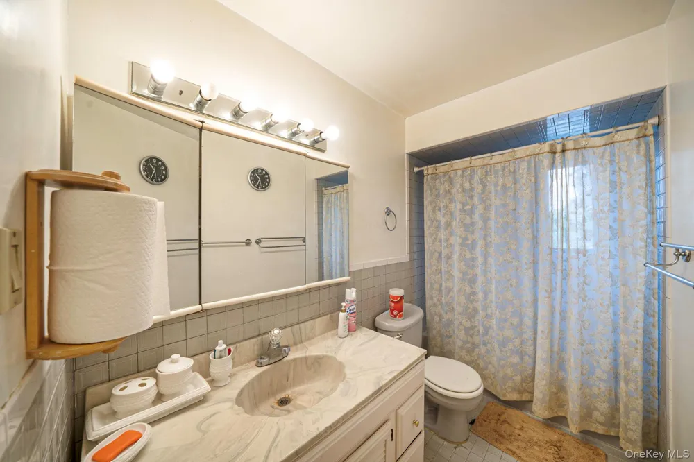 68 Myles Avenue Levittown, NY 11756