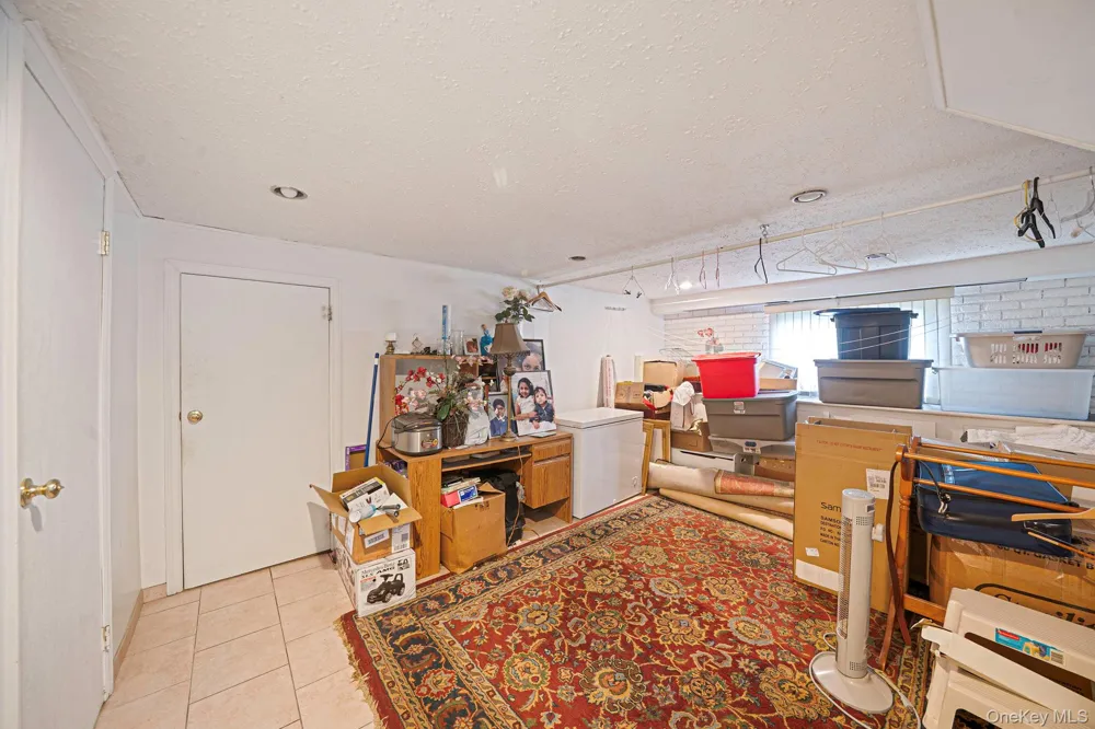 68 Myles Avenue Levittown, NY 11756