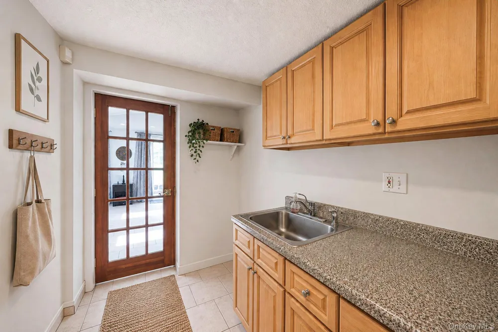 68 Myles Avenue Levittown, NY 11756