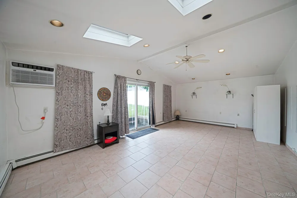 68 Myles Avenue Levittown, NY 11756