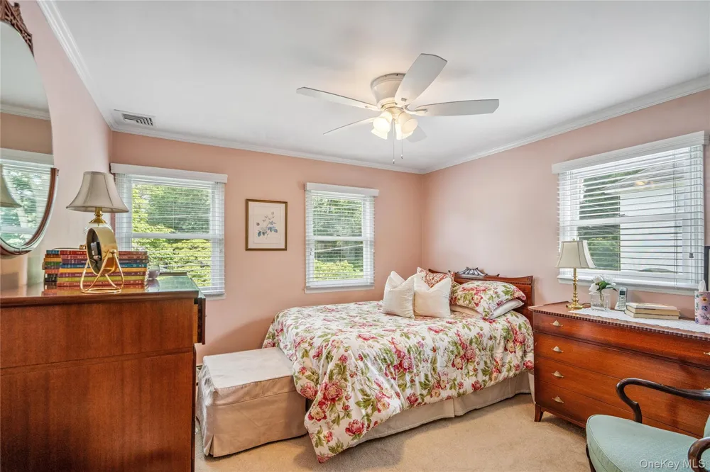 6 Cedar Avenue Locust Valley, NY 11560