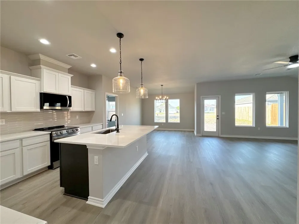9121 Neena Drive Corpus Christi, TX 78410