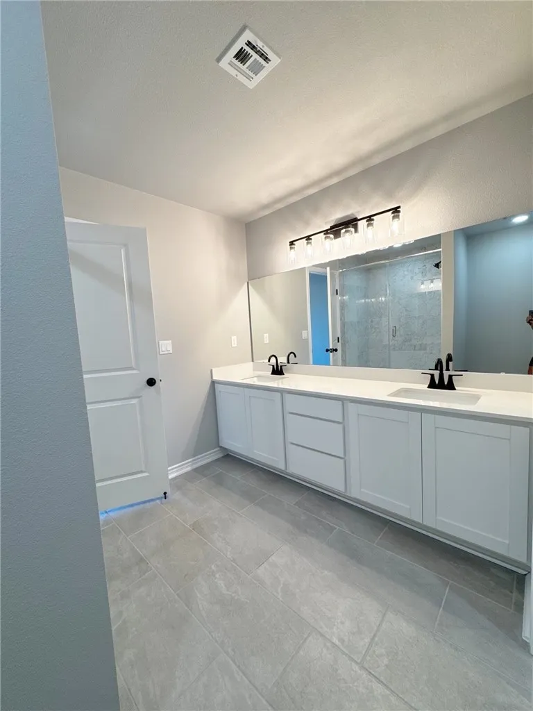 9121 Neena Drive Corpus Christi, TX 78410